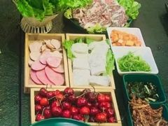 -临界音乐酒馆·小龙虾·江湖菜(华熙LIVE·鱼洞店)