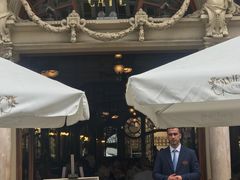-Majestic Café