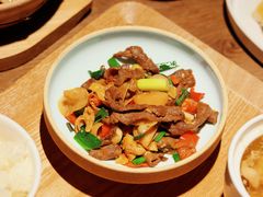 -老乡鸡(上海白玉兰广场店)