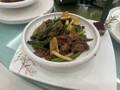 姜葱炒黄牛肉-五谷芳乳鸽王(海景店)
