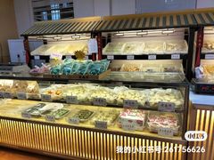 面包甜点陈列柜-洛阳麦盛斋糕点店(中州路店)