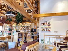 大堂-猫的天空之城概念书店(丽江古城饮玉巷店)