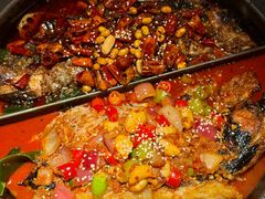 香辣烤鱼-鸣记脆皮烤鱼·海鲜烤鱼(三八广场店)