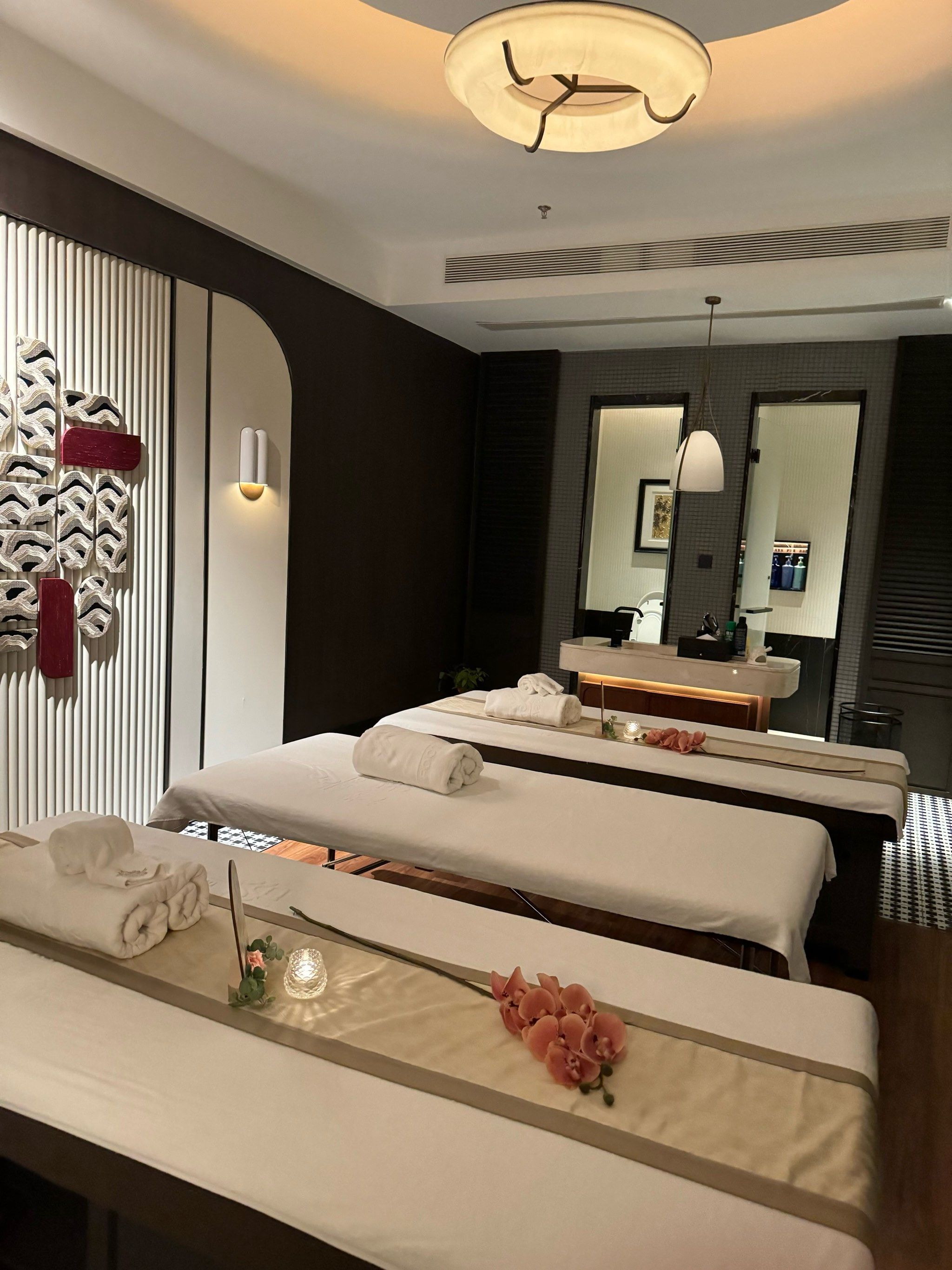 辛苦需要周末花点时间舒缓,按摩就是一个很好的方法,我朋友都是悦spa