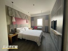 -宜必思酒店(青岛五四广场宁夏路地铁站店)