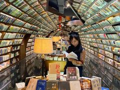 -钟书阁(珍园店)