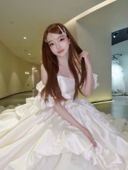 -城市花园婚纱摄影