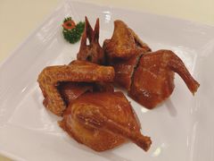 脆皮乳鸽-利苑酒家(合景国际金融广场店)
