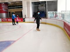 -冰纷万象滑冰场(二七万象城店)