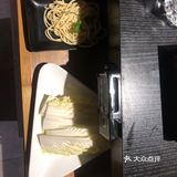 矿泉水锅底的台湾火锅