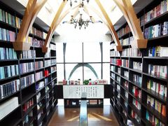 -钟书阁(松江泰晤士小镇店)