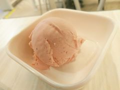 草莓冰淇淋-满记甜品(巴黎春天宝山店)
