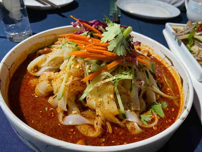 伊带伊路新疆美食府呼家楼店