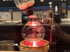 -星巴克臻选(上海虹桥新天地三店)