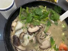 -鸿兴面馆馄饨小笼(稻香店)