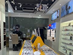 -诺柯视眼镜-蔡司依视路官方工厂店(淞南一店)