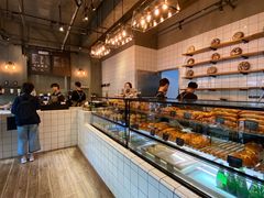 面包甜点陈列柜-81BAKERY(大学路店)