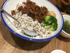 红藜麦卤肉饭-村外有星光小食铺(解放碑1089店)