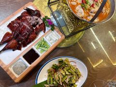 -老滇山寨•云南特色菜•地方菜•民族风情歌舞表演(金碧店)