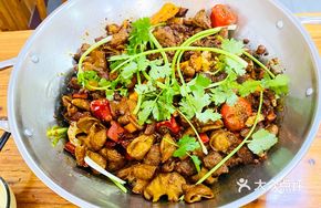 Fatty Intestine and Beef Dry Pot
