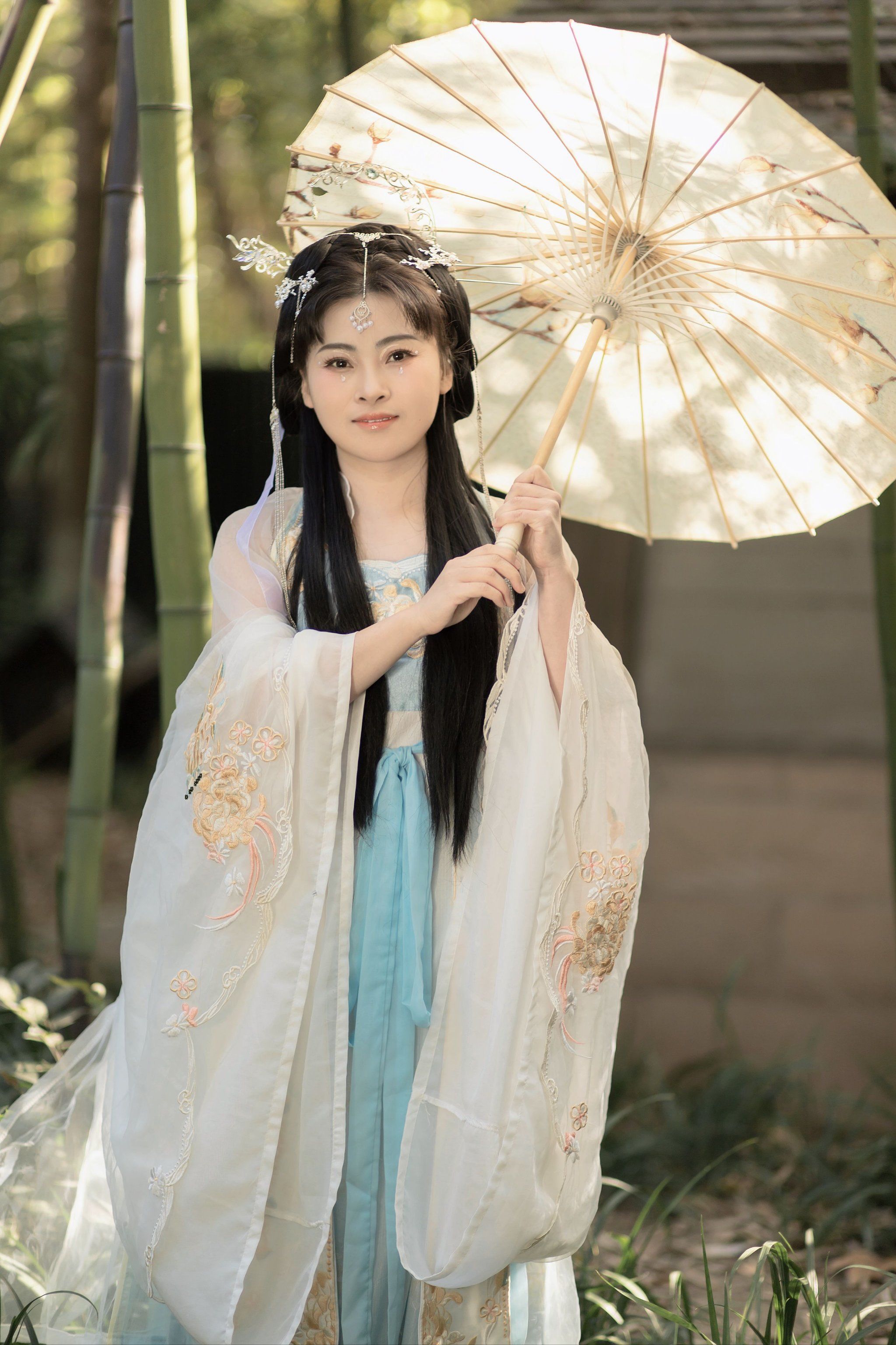 杭州汉服 #忆江南汉服体验馆 @忆江南汉服体验馆 这个店的衣服很多