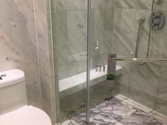 -上海漕河泾万丽酒店