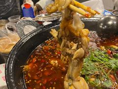-鸿顺老铁锅美蛙鱼府(解放碑店)