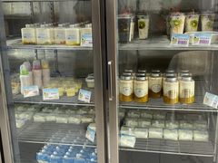 面包甜点陈列柜-白色日记·手作酸奶(麦凯乐店)