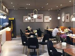 -POKEE VIA&Brunch·维娅(重庆来福士店)