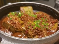 -帅巴人舅母子腊蹄民俗村