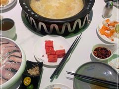 -洪氏嗨捞·广东猪肚鸡·椰子鸡火锅(西咸万象城店)