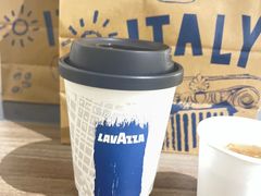 -LAVAZZA 拉瓦萨咖啡(北外滩来福士店)