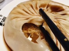 陈士荣蟹黄汤包-鸿运酒楼