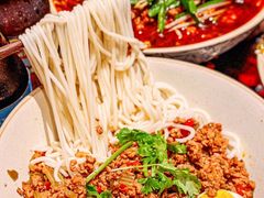-粉八·云南米线·建水烧烤(常熟路店)