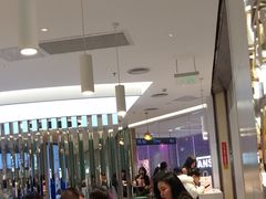 等位区-奈雪的茶(亨特国际广场店)