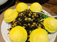 地皮菜炒柴鸡蛋配窝头-宋庄魁元艺术餐厅