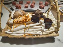 -无界釜·河豚鱼汤锅(红山动物园店)