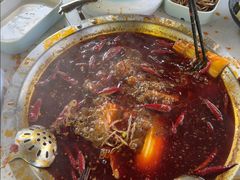 -茅草房·河畔园林火锅