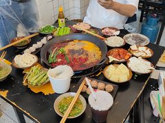 -黄潇洒老火锅(九眼桥宏济巷店)