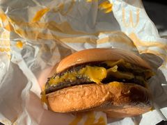 双层吉士汉堡包-麦当劳(展览路店)