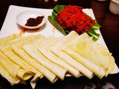 酸萝卜炒牛肉配饼-玛禄藏膳(五分店)