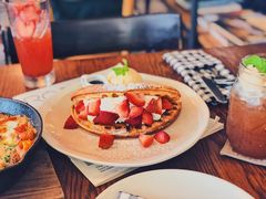 -ROAST coffee & eatery