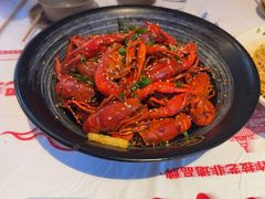 -肥肥虾庄·金牌油焖大虾(汉街SKP店)