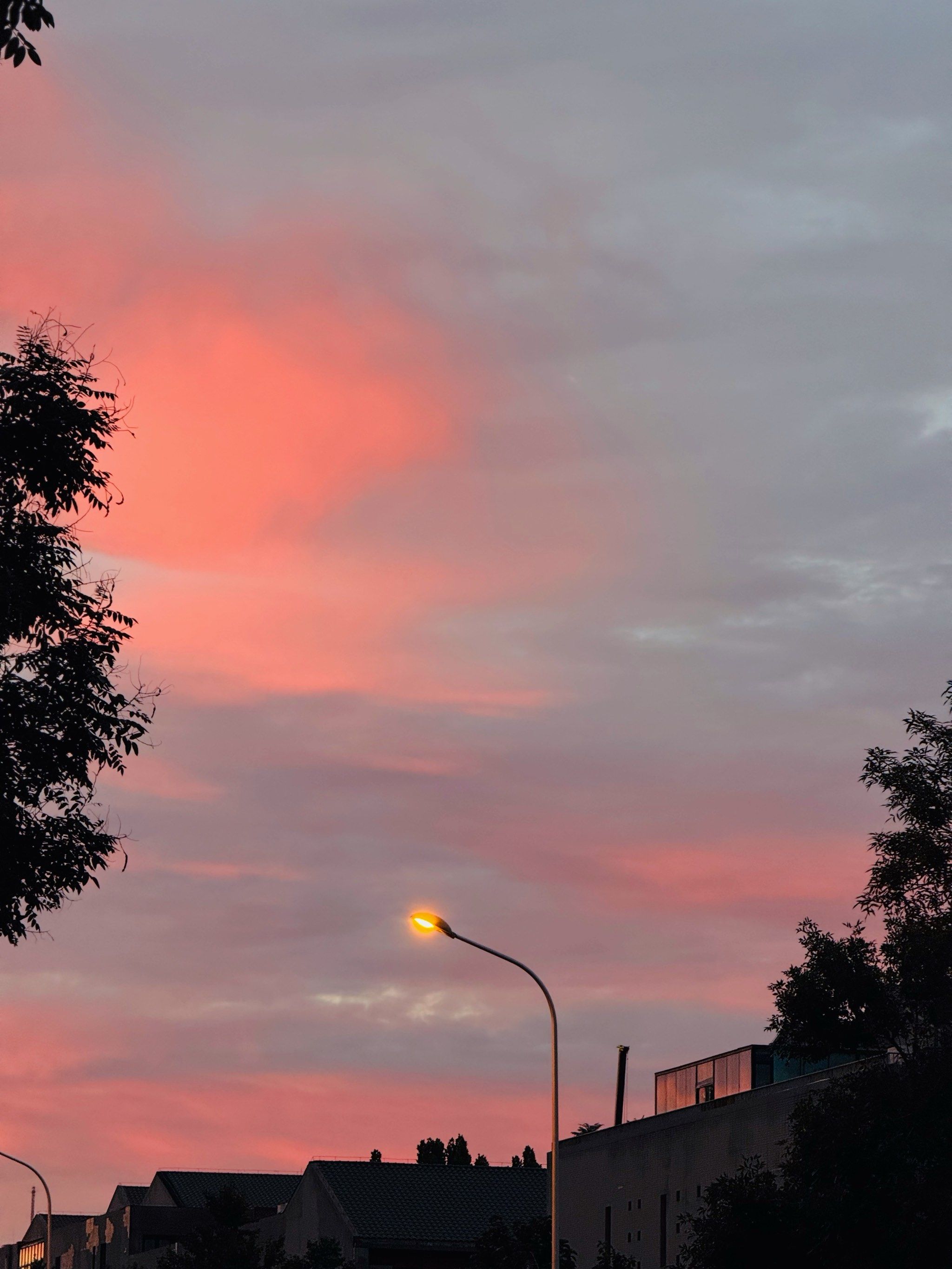 傍晚的天空色彩斑斓