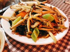 菌菇炒肉-大个烧烤(云台山店)