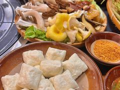 -阿山卓·野生菌火锅·纳西火塘烤肉