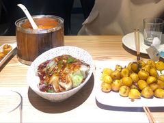 -小镇大厨新概念复合中餐厅(万达广场大连高新店)
