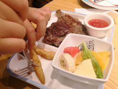 -菲滋意式休闲餐厅(北仑银泰城店)