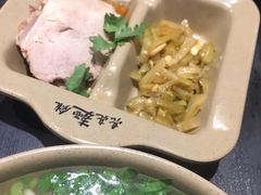 特色肘肉-亮亮面馆(经六路店)