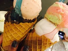 -莓园冰淇淋店
